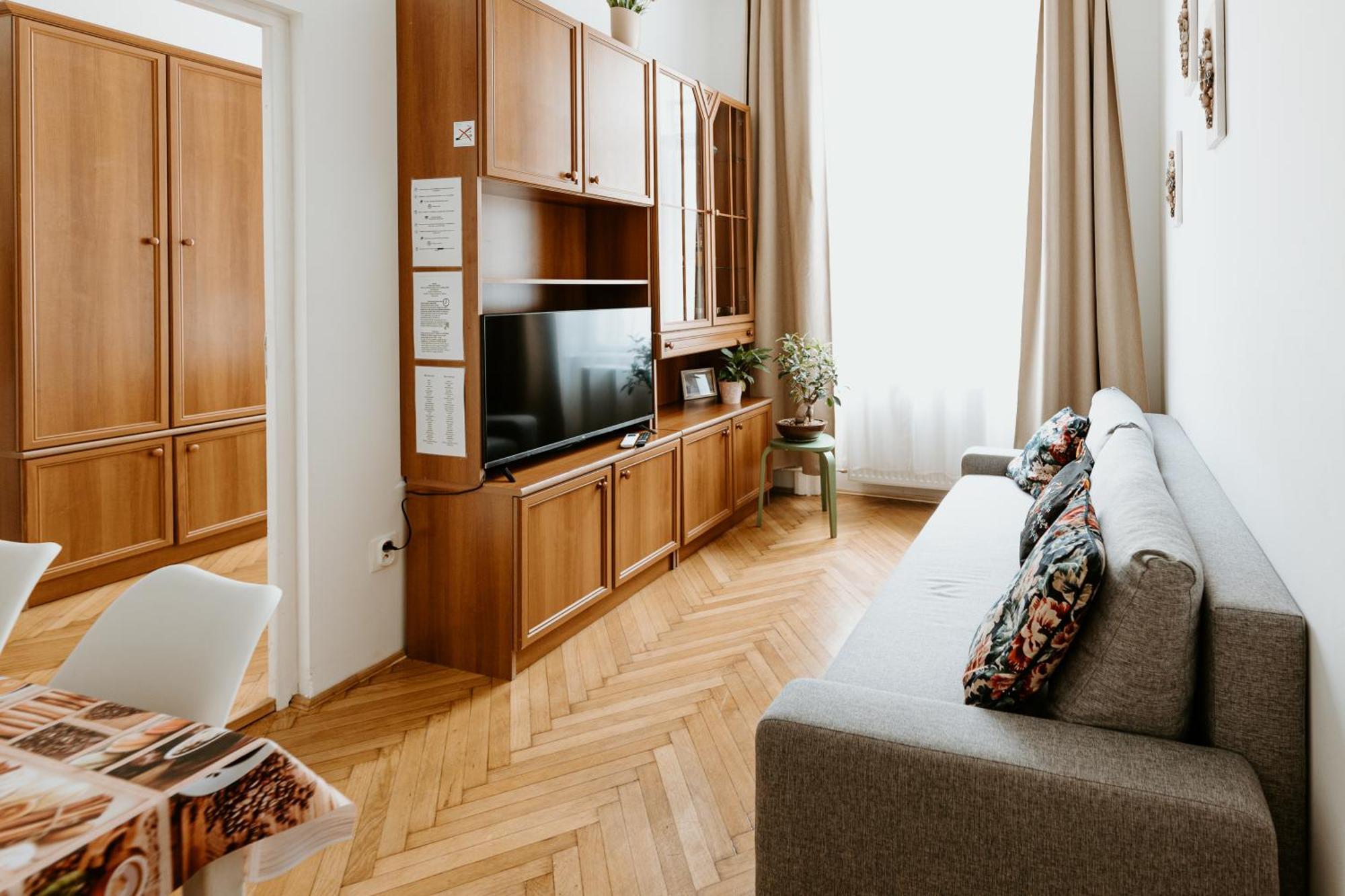 Margaret & Violet Apartments - Peaceful Stay Downtown Budapest Exterior photo
